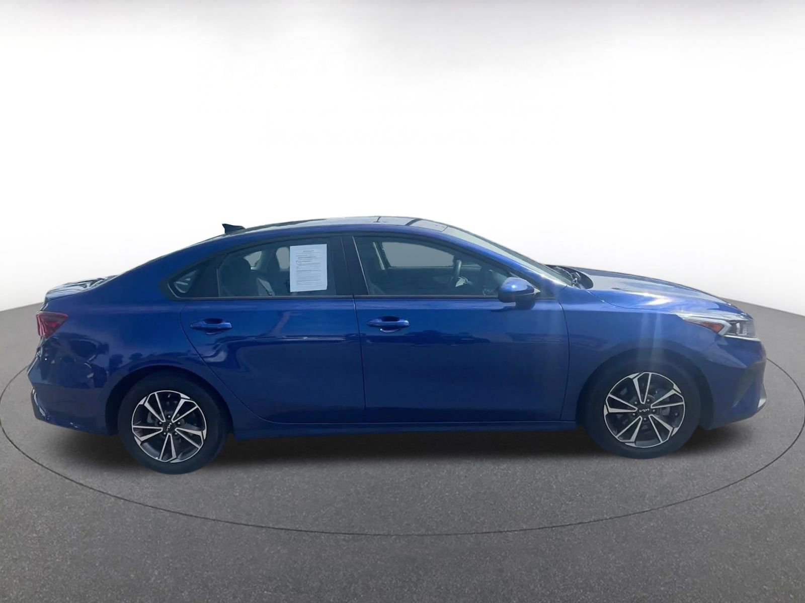 Thumbnail: 2023 Kia Forte - 16