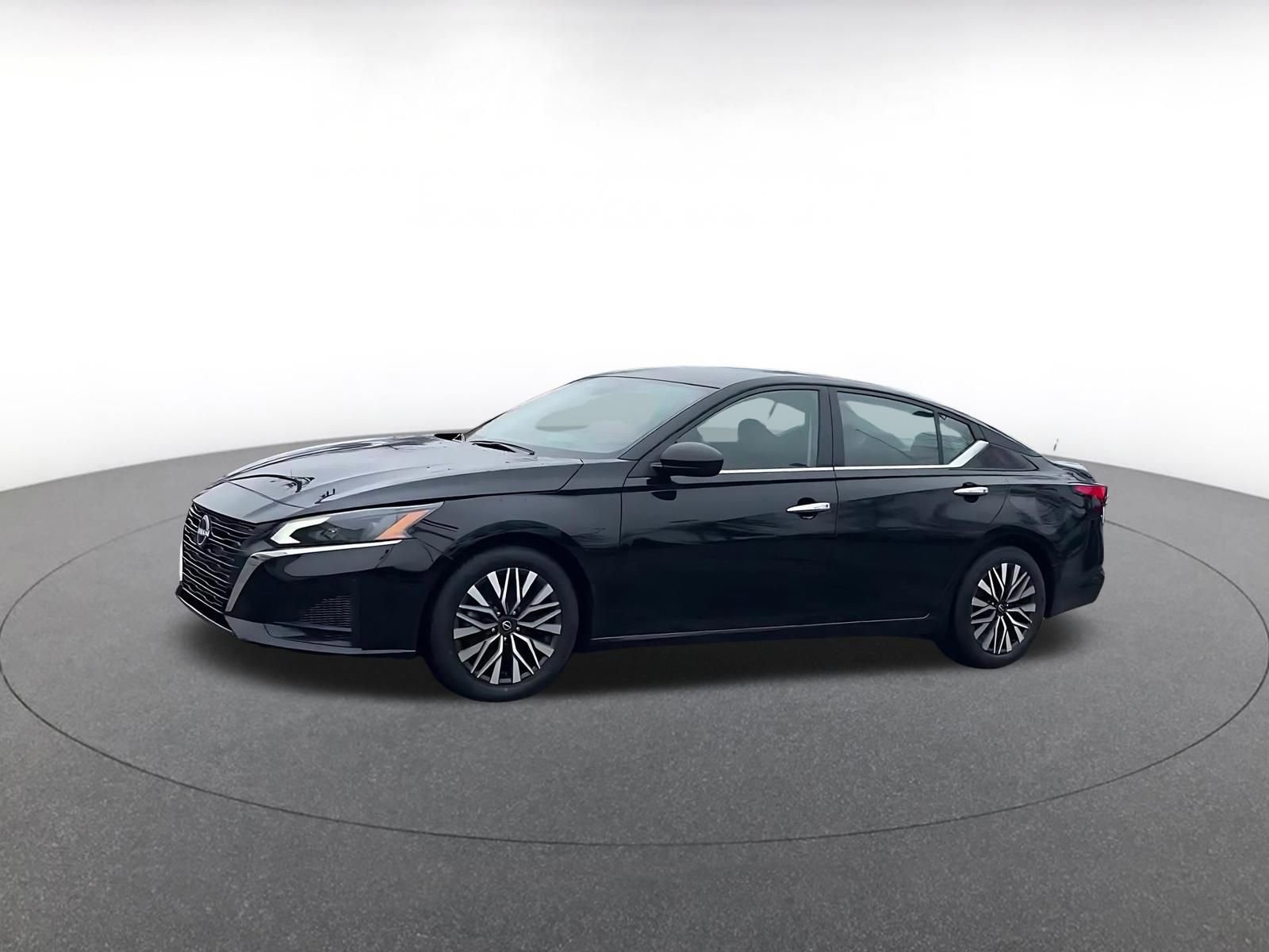 Thumbnail: 2025 Nissan Altima - 8