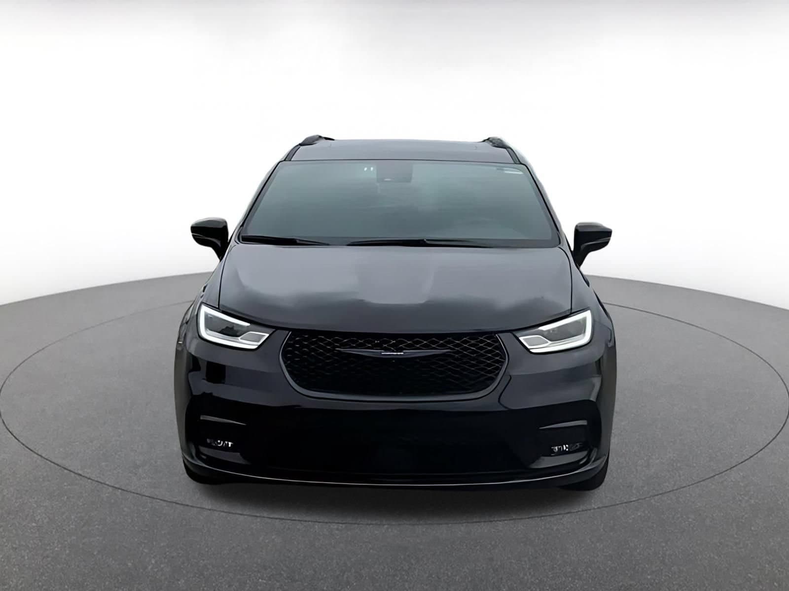 Thumbnail: 2025 Chrysler Pacifica - 5