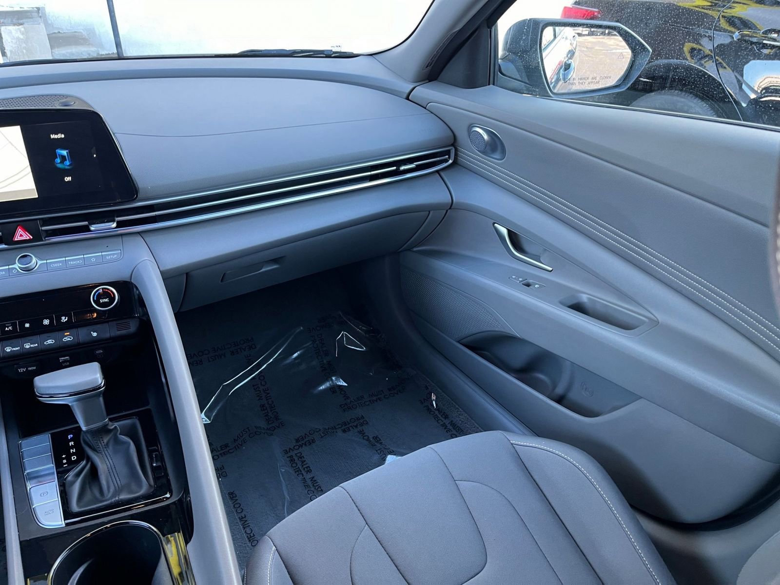 Thumbnail: 2025 Hyundai Elantra - 32