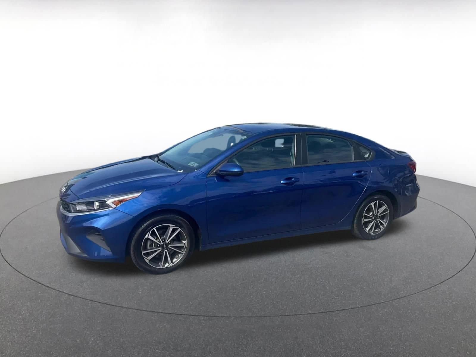 Thumbnail: 2023 Kia Forte - 8