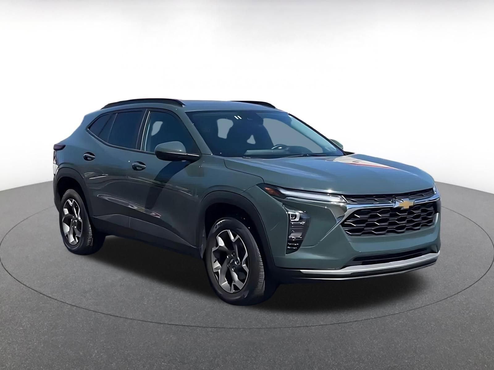 Thumbnail: 2025 Chevrolet Trax - 3