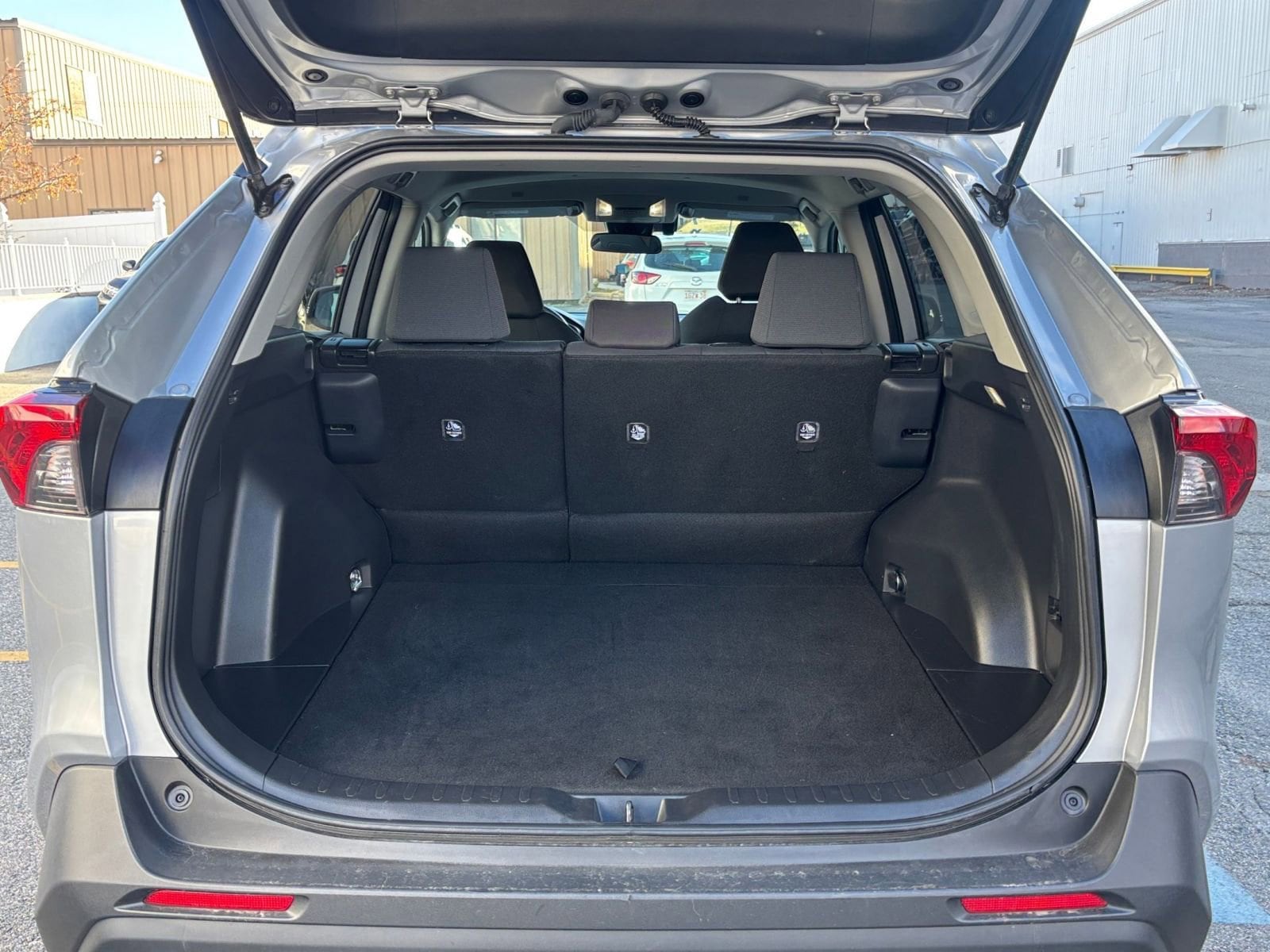 Thumbnail: 2025 Toyota RAV4 - 27