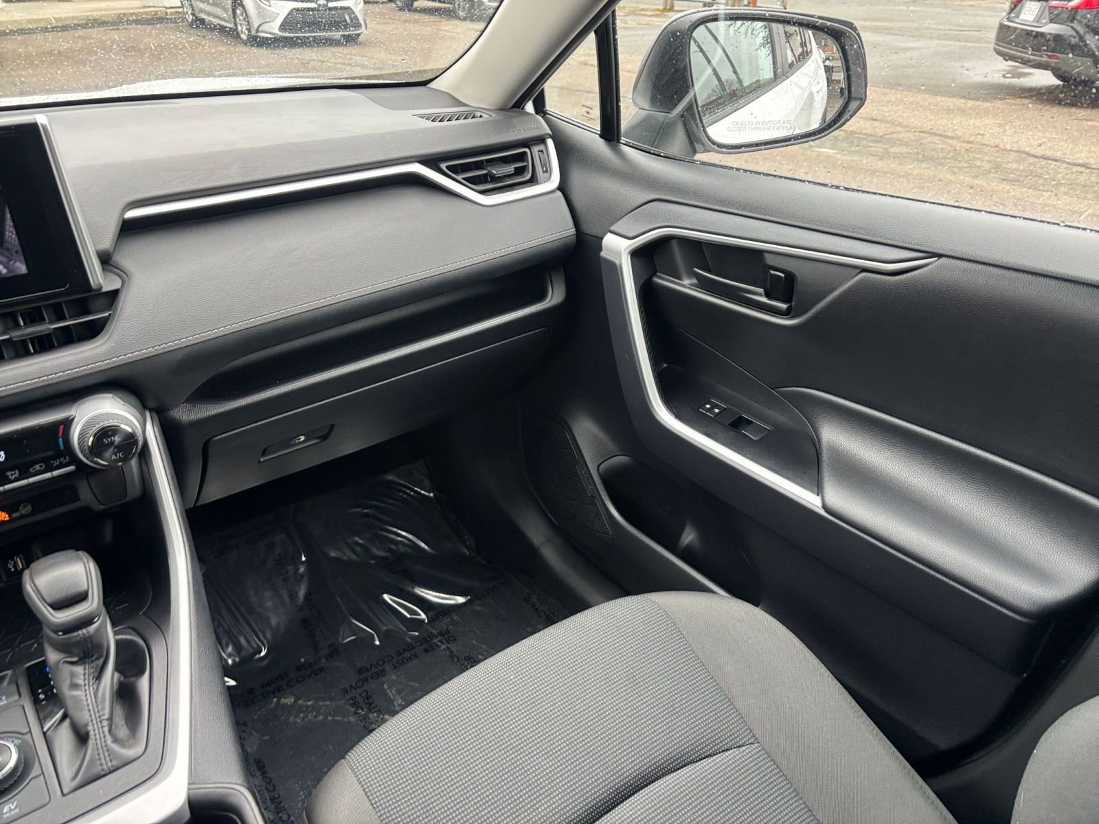 Thumbnail: 2025 Toyota RAV4 - 29