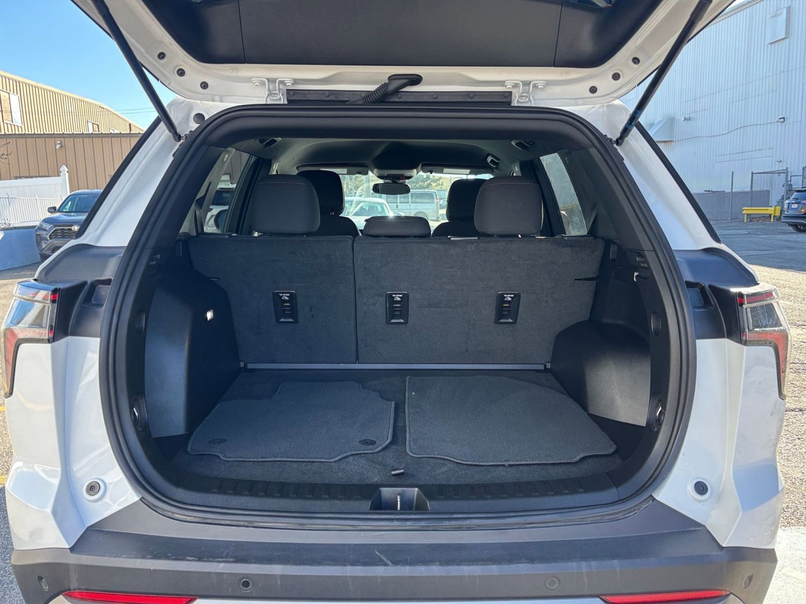 Thumbnail: 2025 Chevrolet Equinox - 28