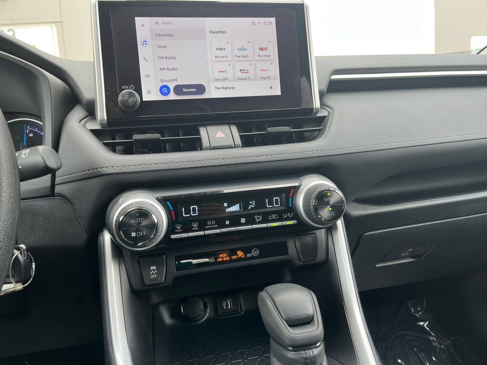 Thumbnail: 2025 Toyota RAV4 - 17