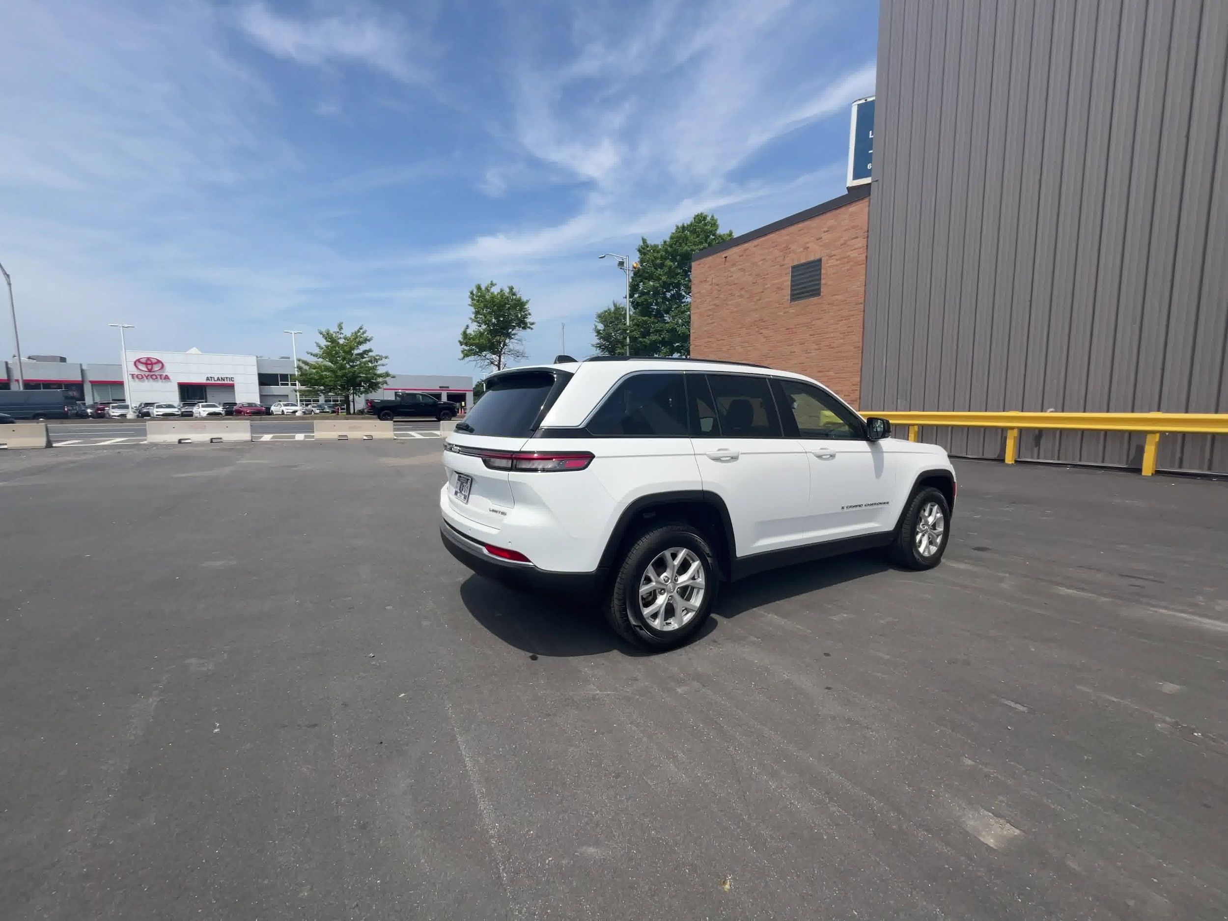 2023 Jeep Grand Cherokee Limited Edition 15