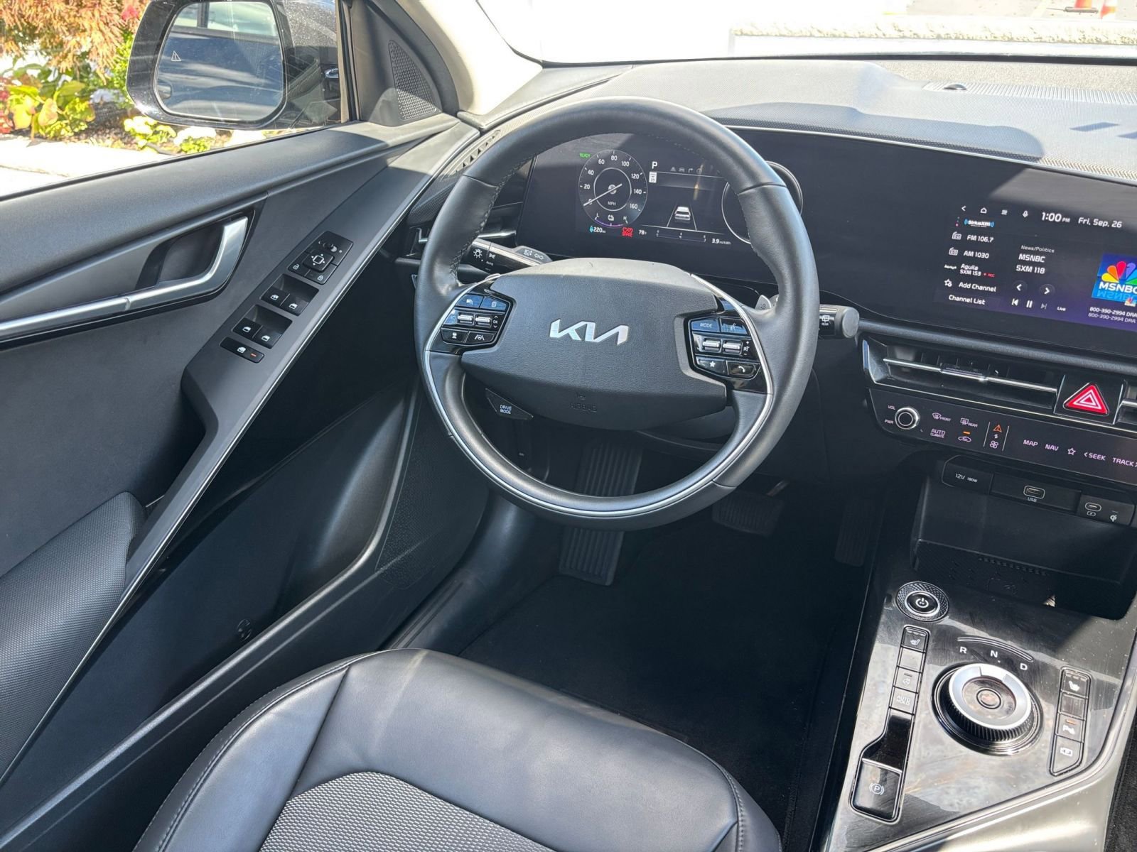 Thumbnail: 2023 Kia Niro - 31