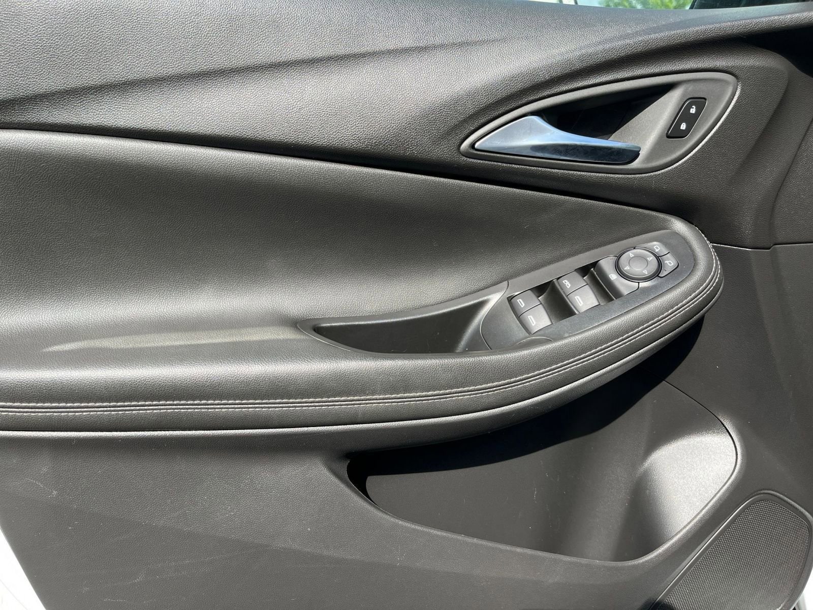 Thumbnail: 2025 Buick Encore GX - 18