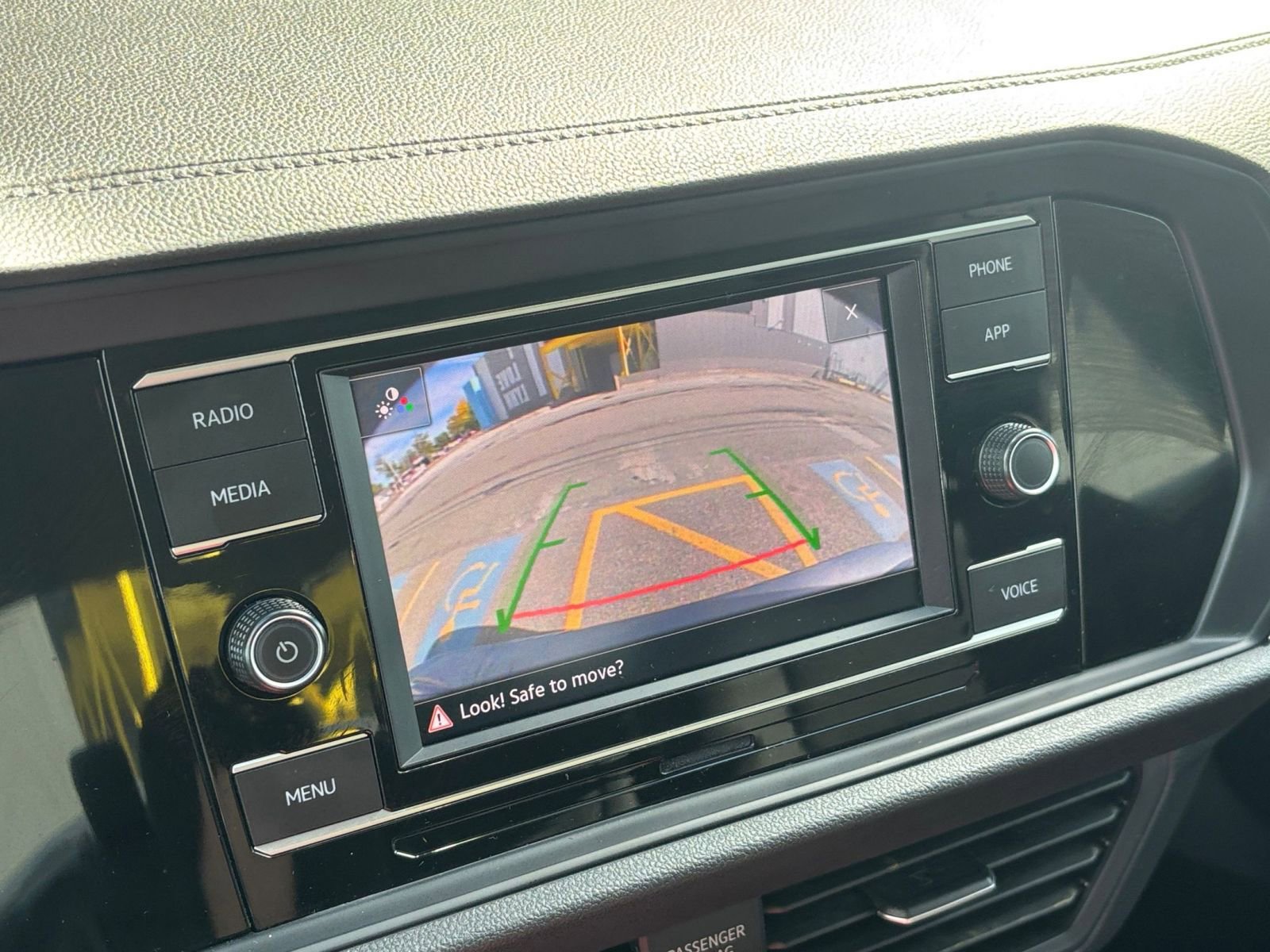 Thumbnail: 2024 Volkswagen Jetta - 17