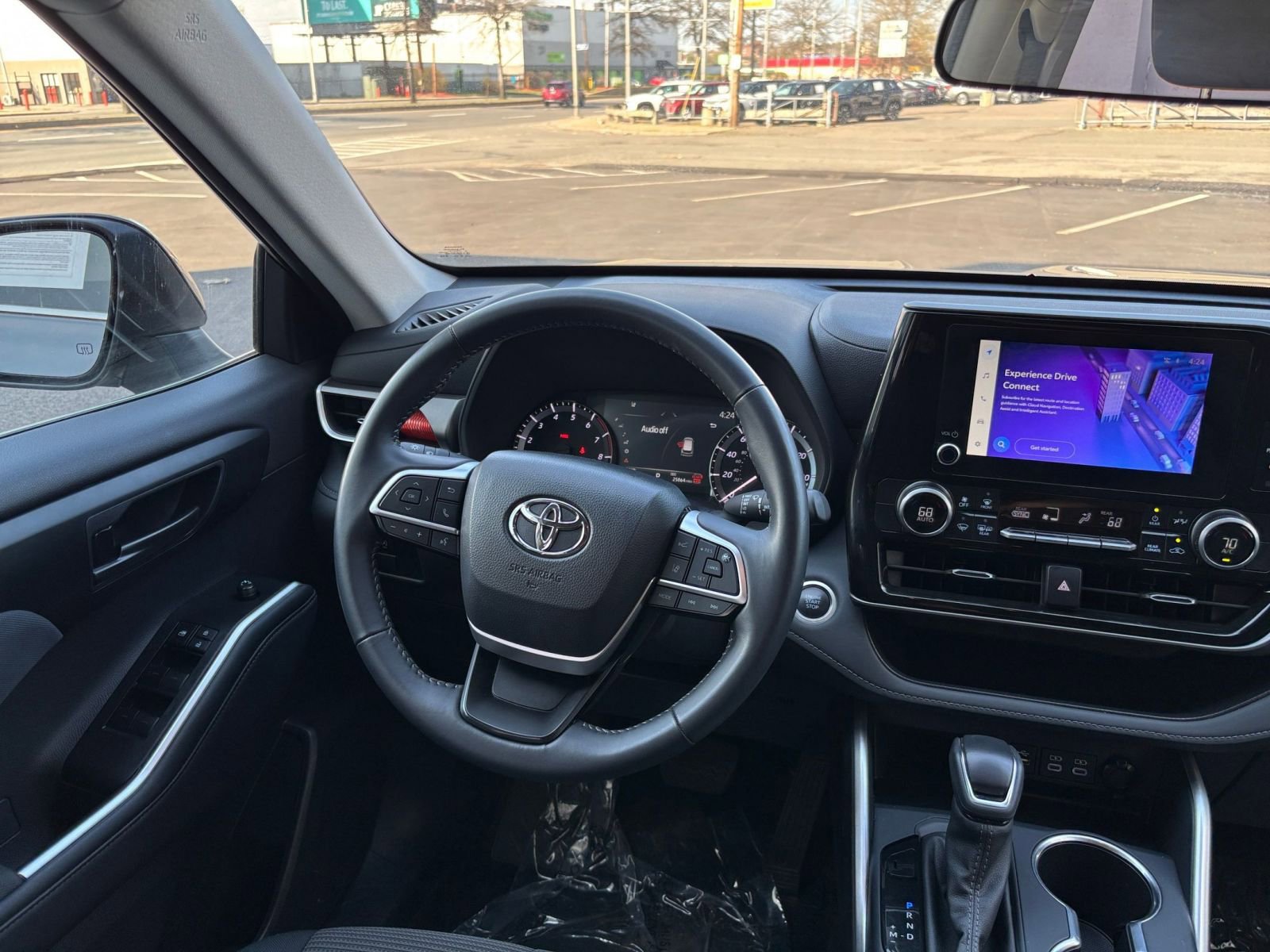 Thumbnail: 2025 Toyota Highlander - 34