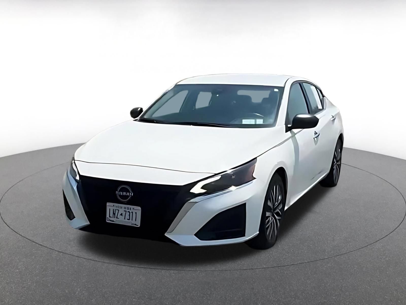 Thumbnail: 2025 Nissan Altima - 8