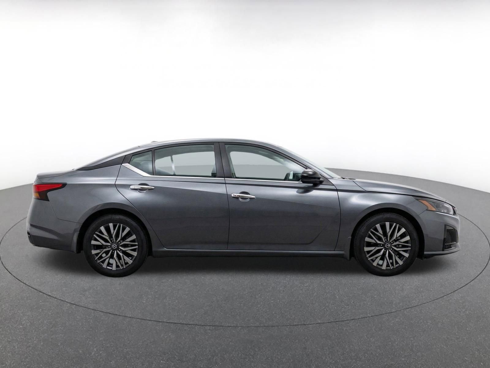 Thumbnail: 2025 Nissan Altima - 10