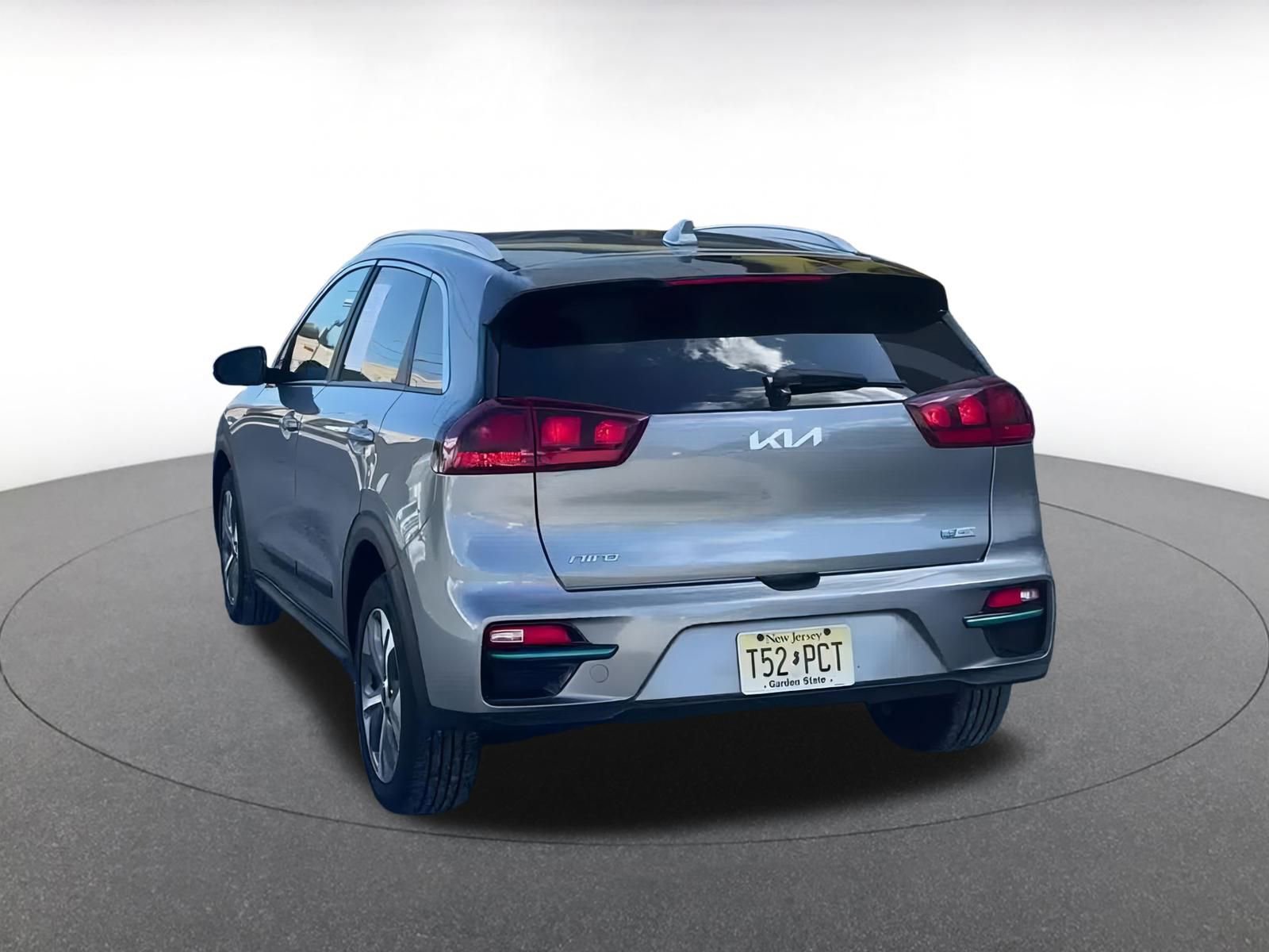 Thumbnail: 2022 Kia Niro - 11
