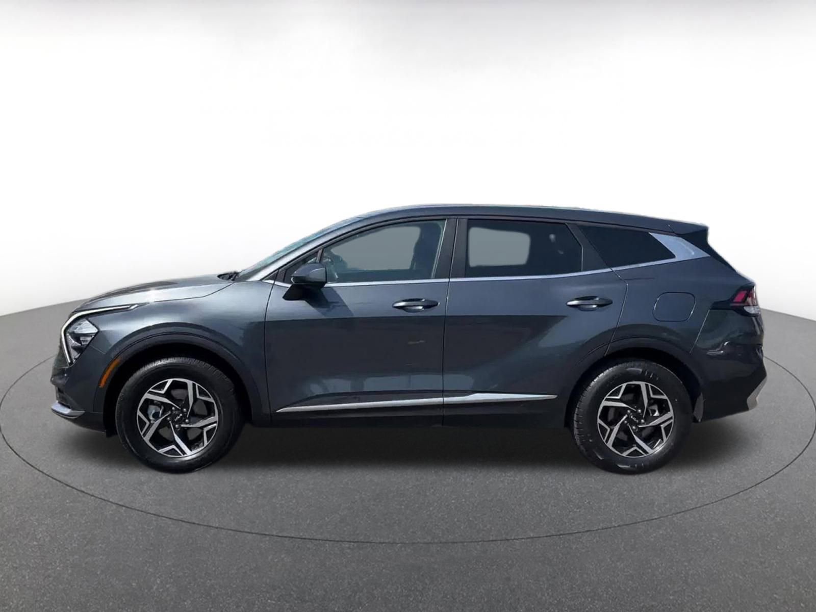 Thumbnail: 2023 Kia Sportage - 8