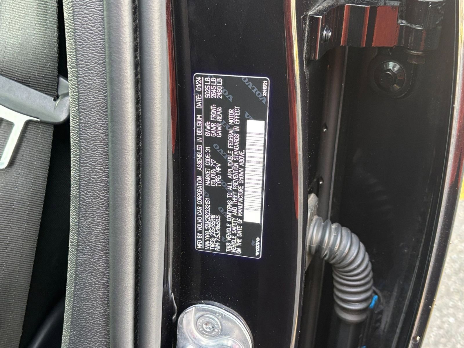 Thumbnail: 2024 Volvo XC40 - 25