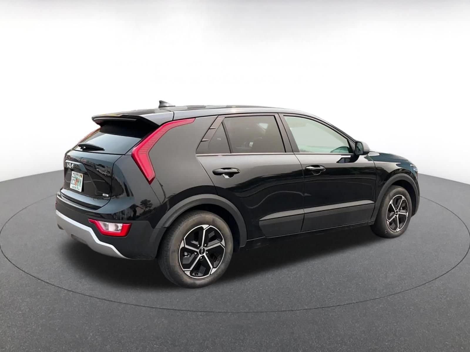 Thumbnail: 2026 Kia Niro - 12