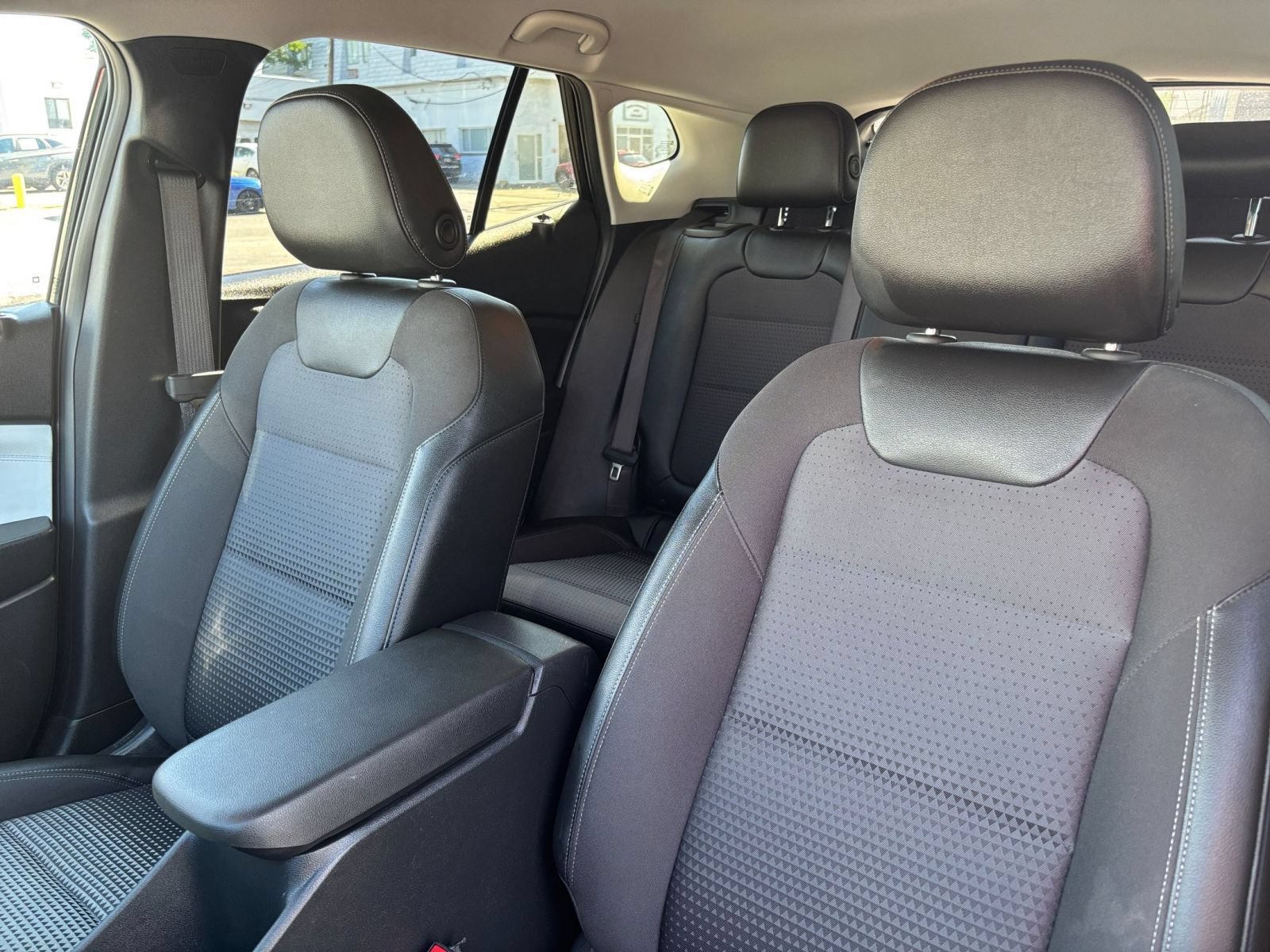 Thumbnail: 2025 Chevrolet Trax - 32