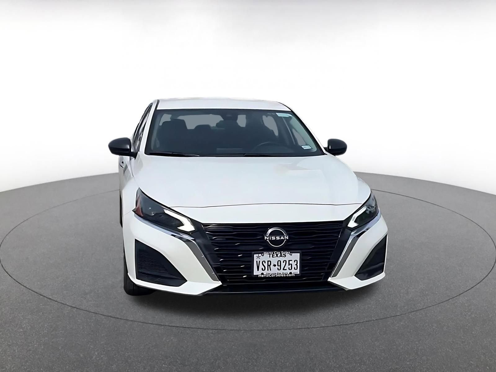 Thumbnail: 2025 Nissan Altima - 4