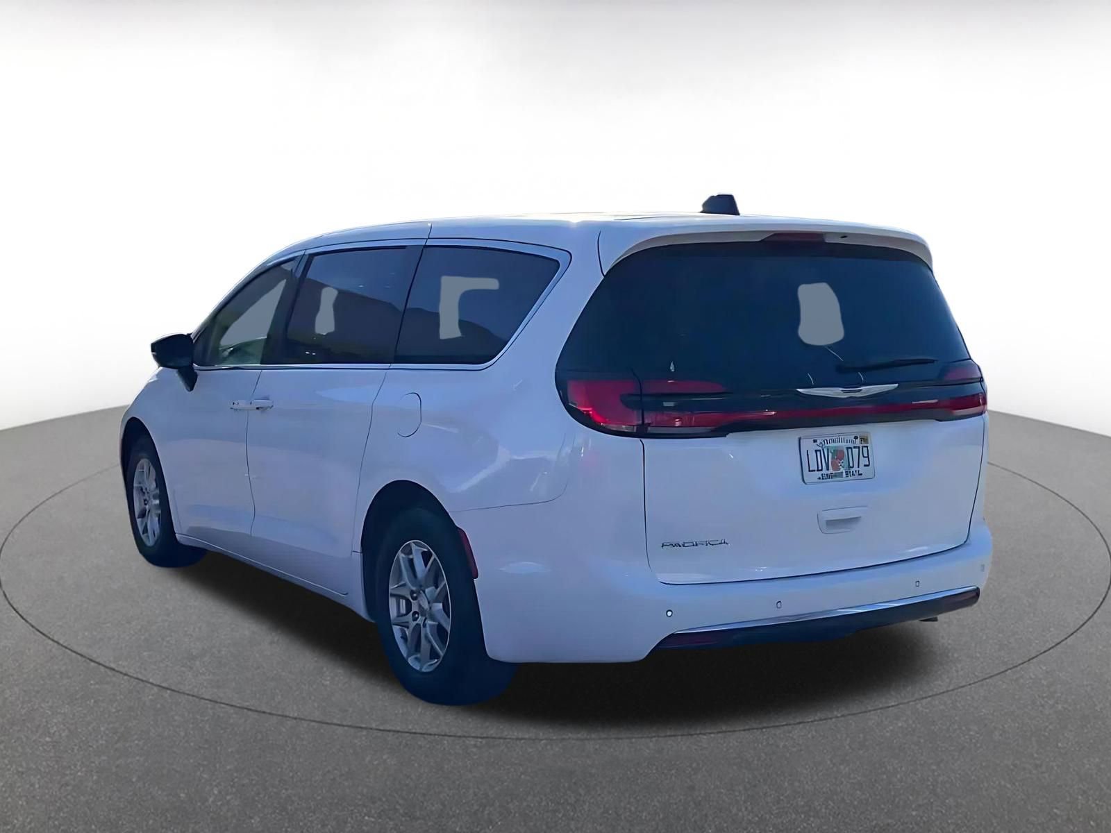 Thumbnail: 2025 Chrysler Pacifica - 10