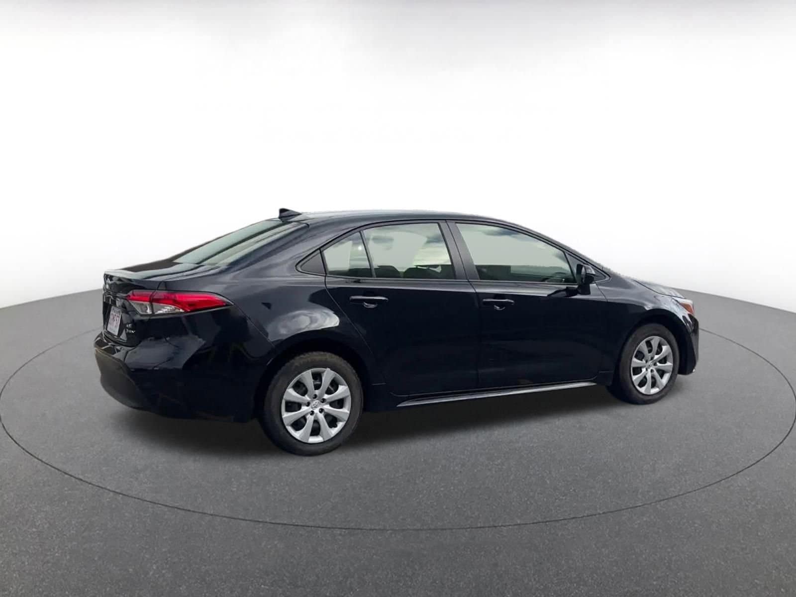 Thumbnail: 2025 Toyota Corolla - 15