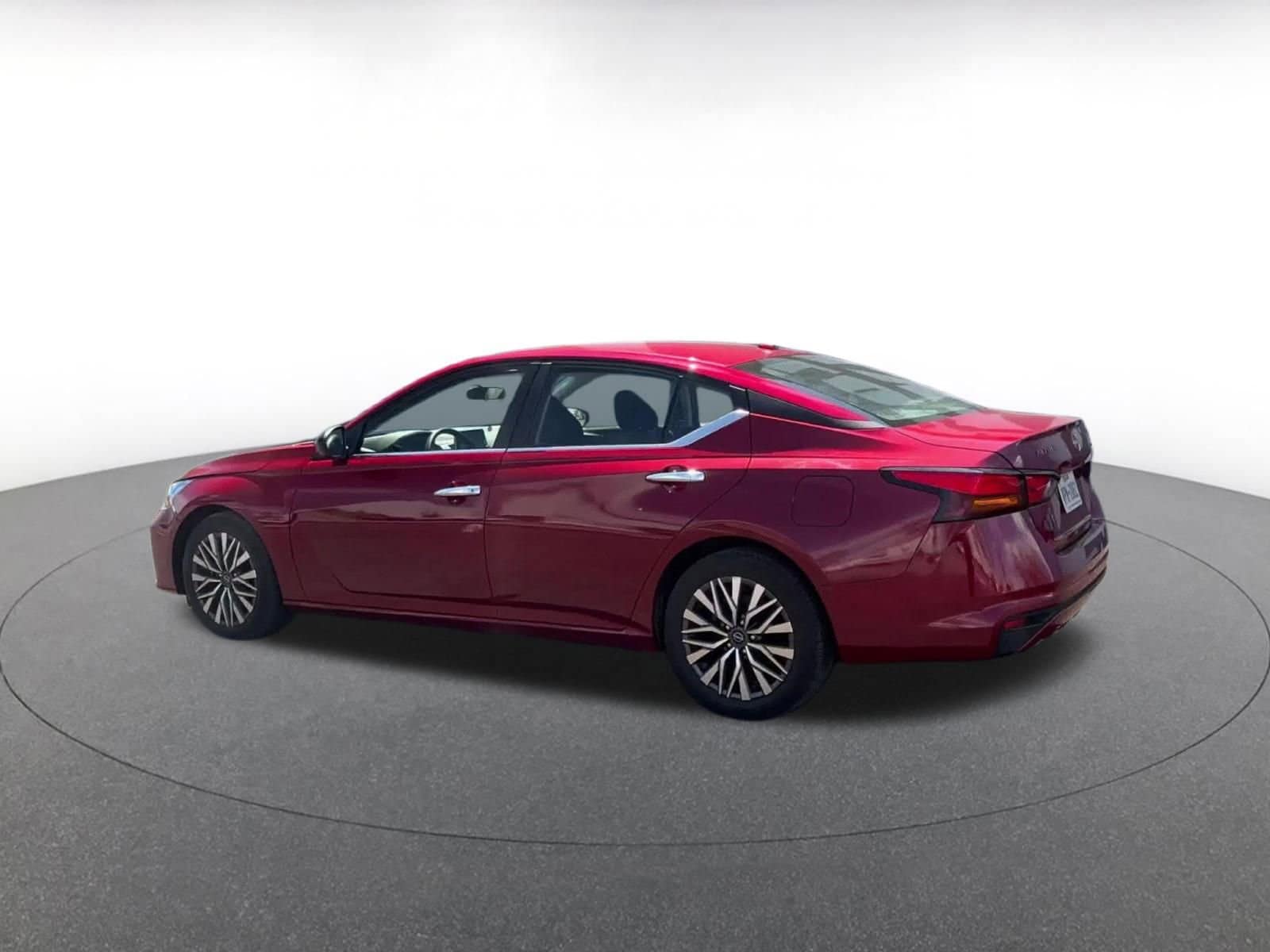 Thumbnail: 2025 Nissan Altima - 10