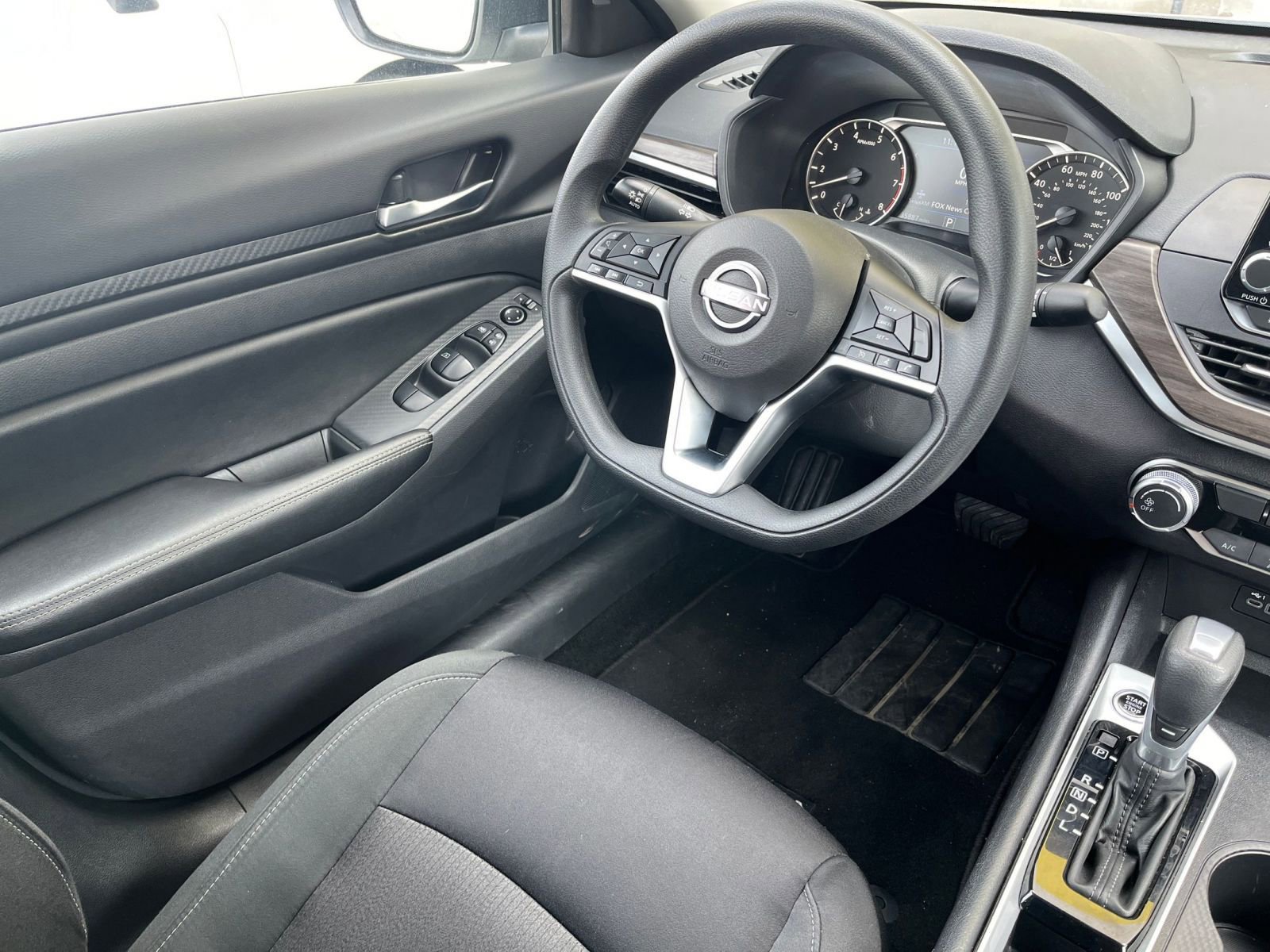 Thumbnail: 2025 Nissan Altima - 32