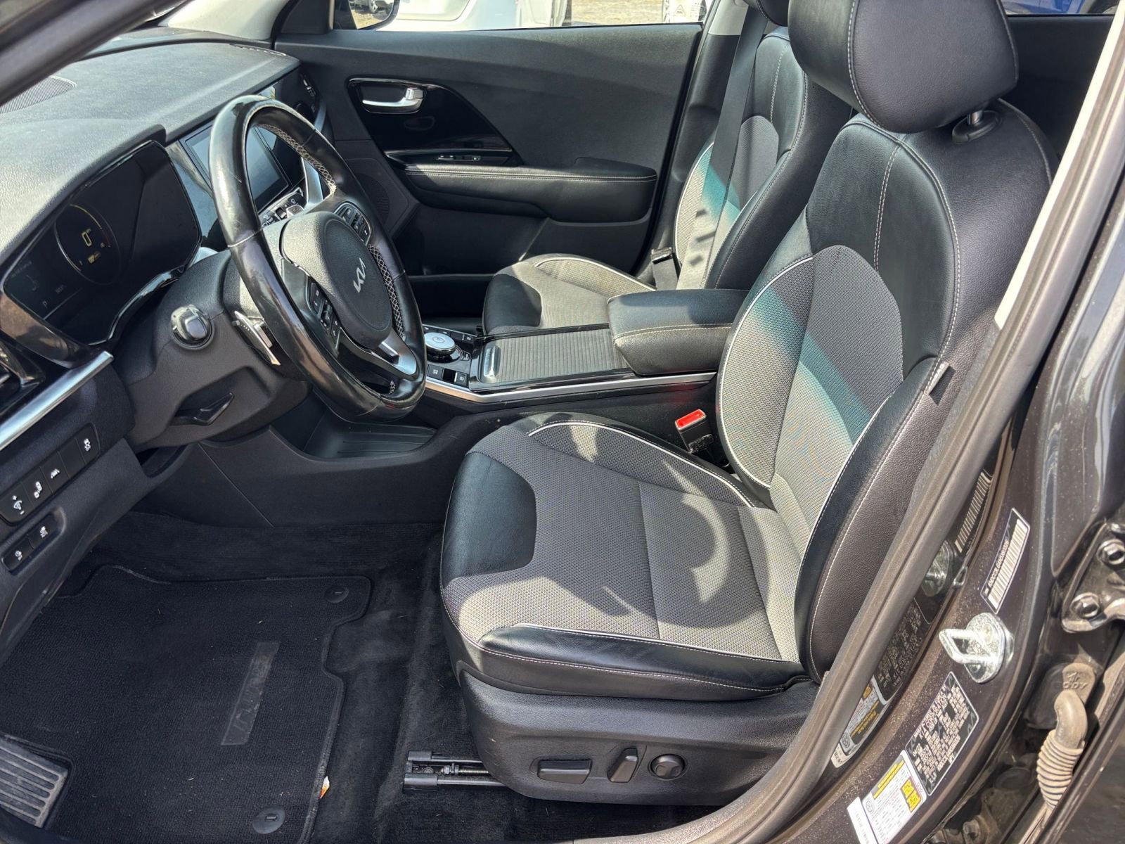 Thumbnail: 2022 Kia Niro - 28