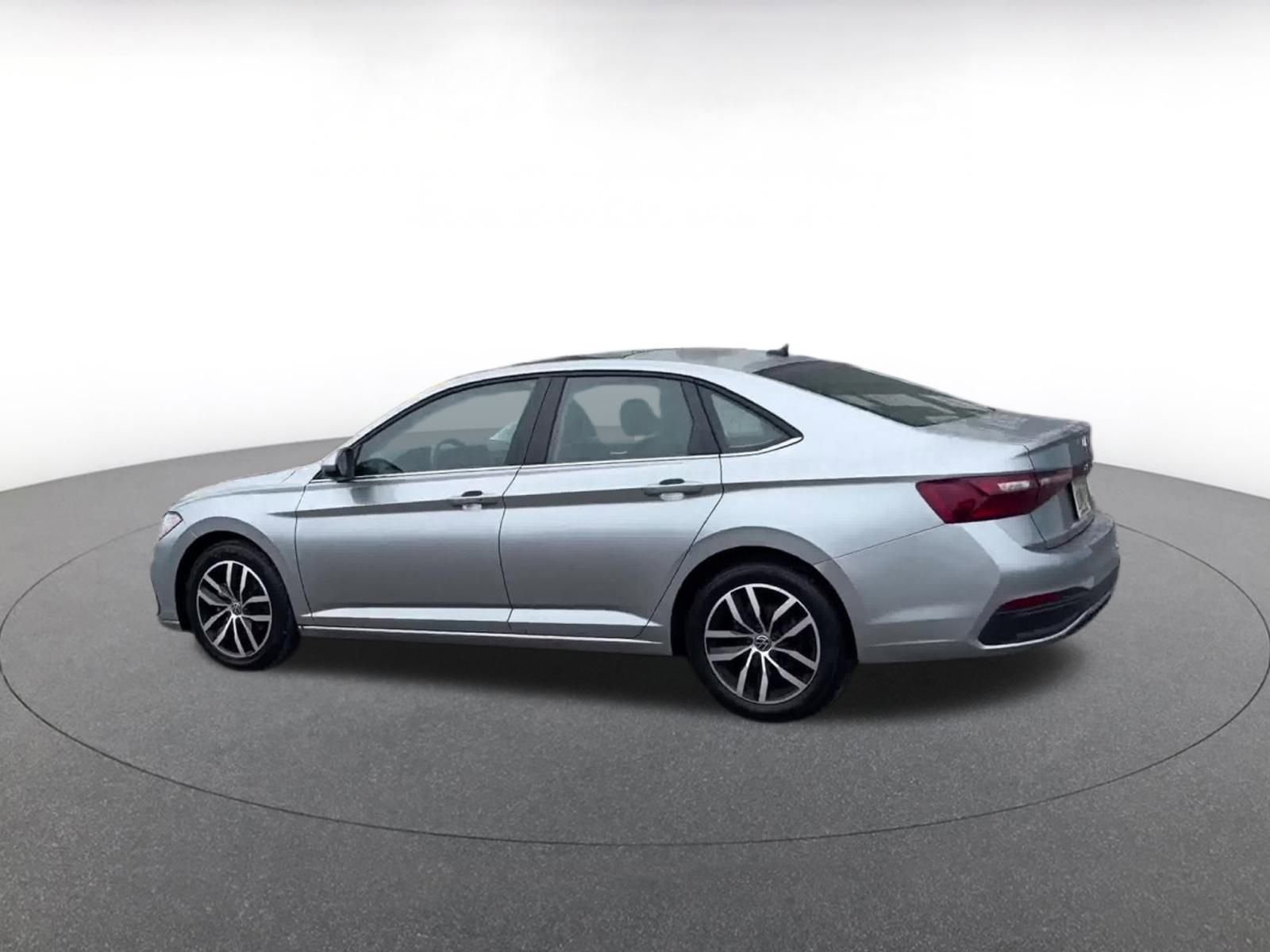 Thumbnail: 2025 Volkswagen Jetta - 10