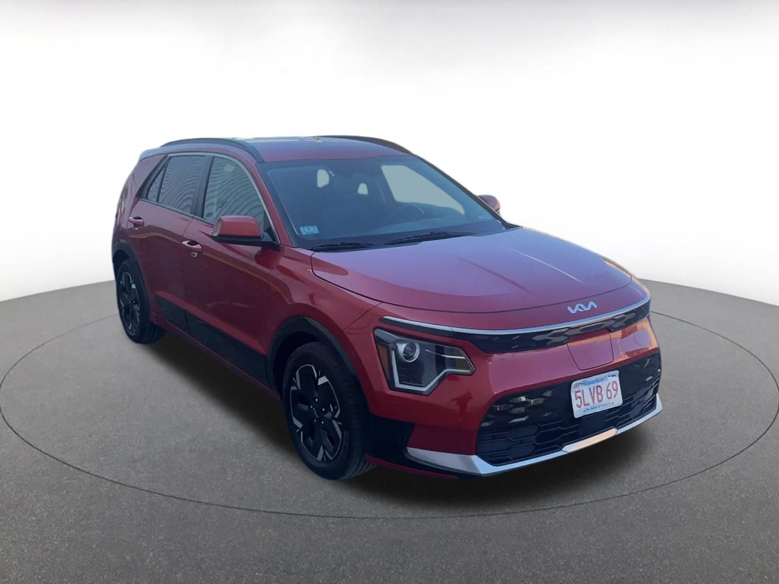 Thumbnail: 2023 Kia Niro - 3
