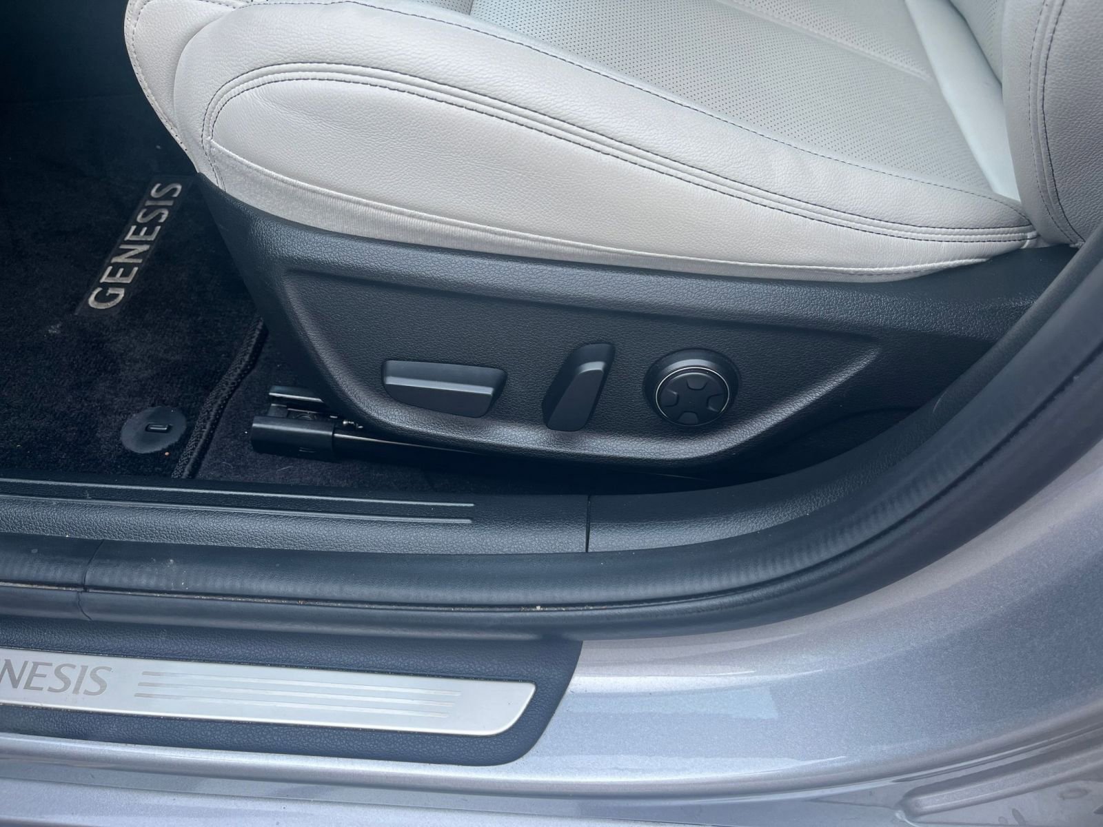 Thumbnail: 2024 Genesis G70 - 23