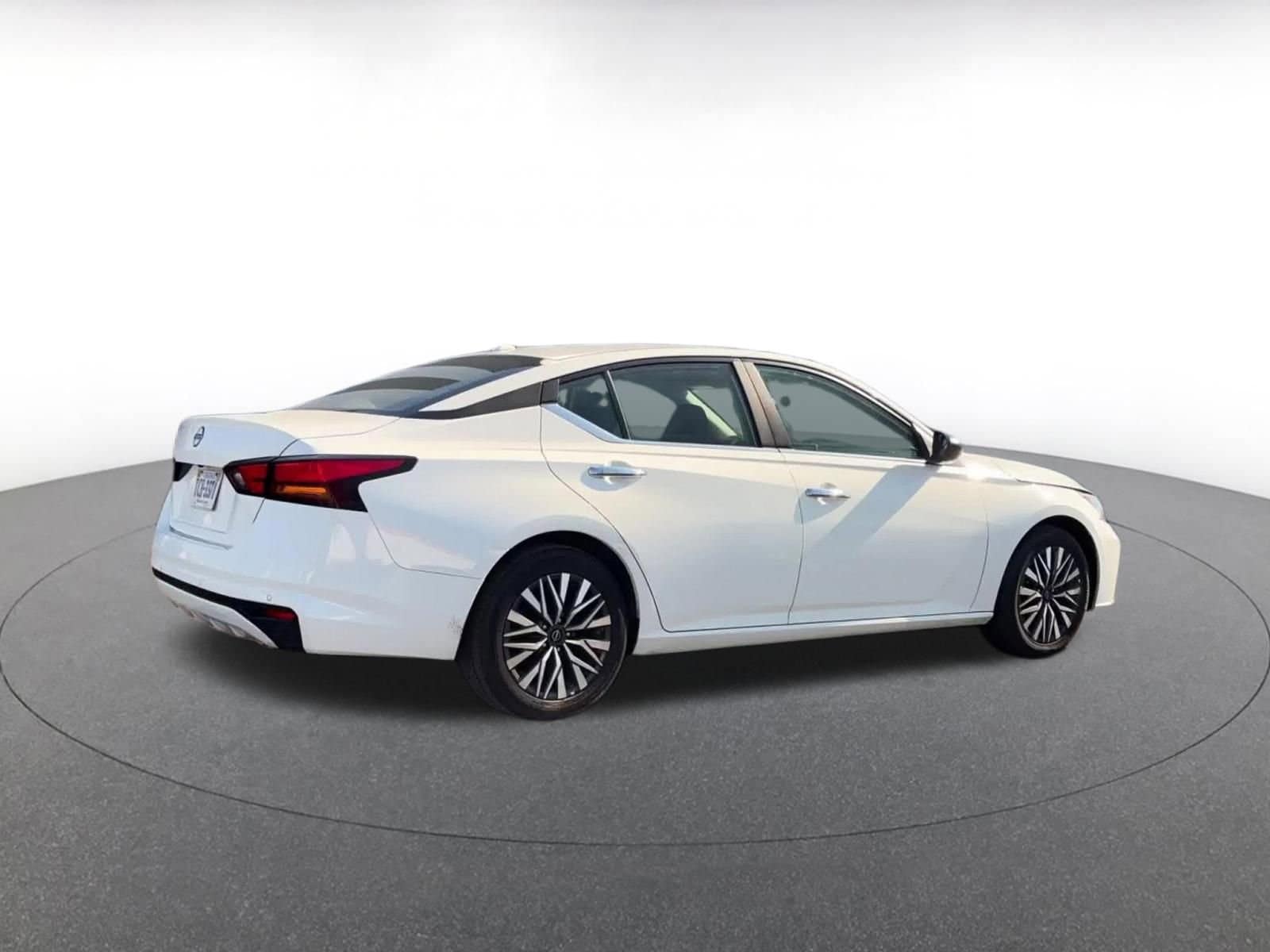 Thumbnail: 2025 Nissan Altima - 15