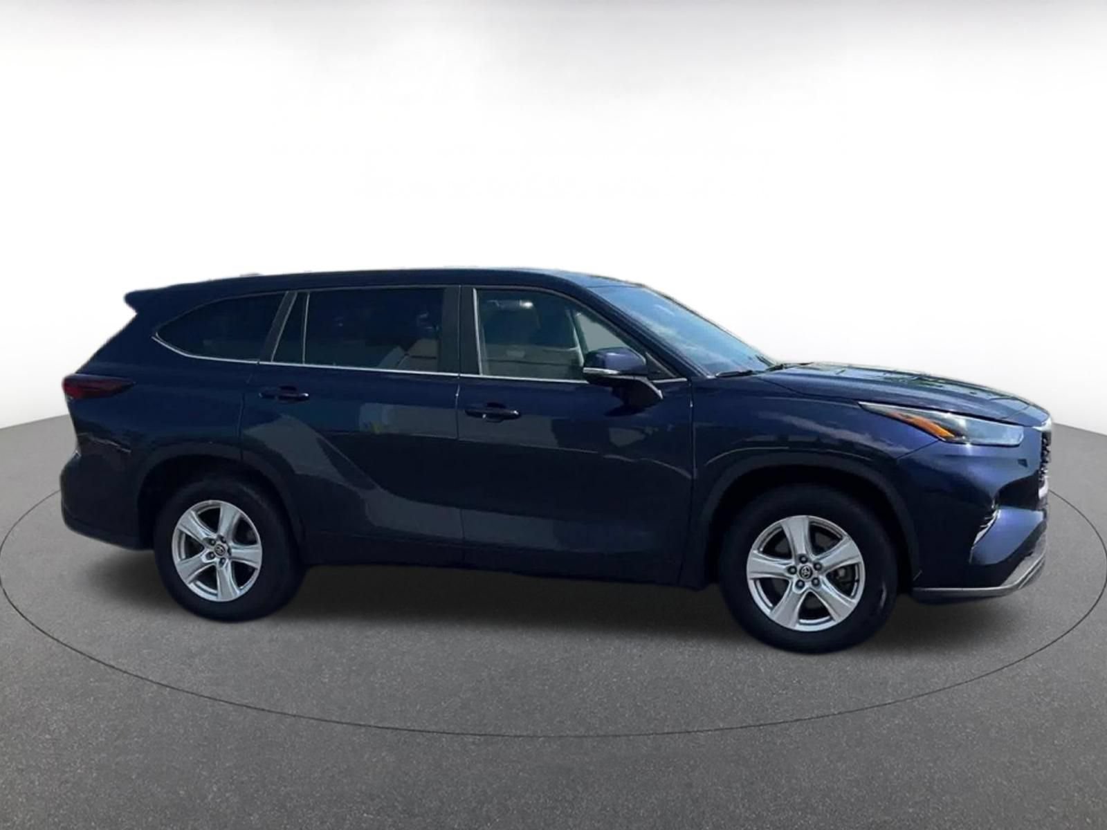 Thumbnail: 2025 Toyota Highlander - 16