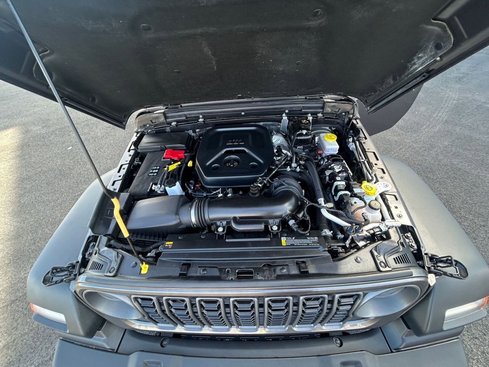 Thumbnail: 2025 Jeep Wrangler - 32