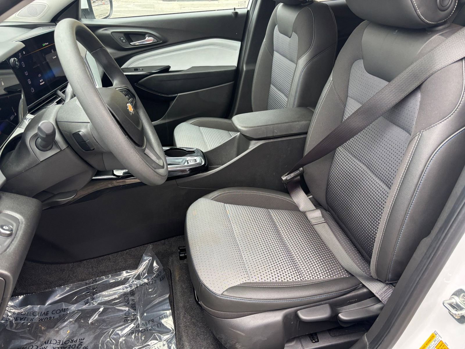 Thumbnail: 2025 Chevrolet Trax - 32