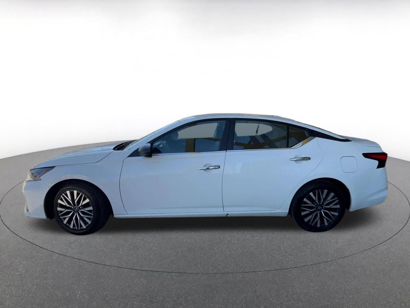 Thumbnail: 2025 Nissan Altima - 8