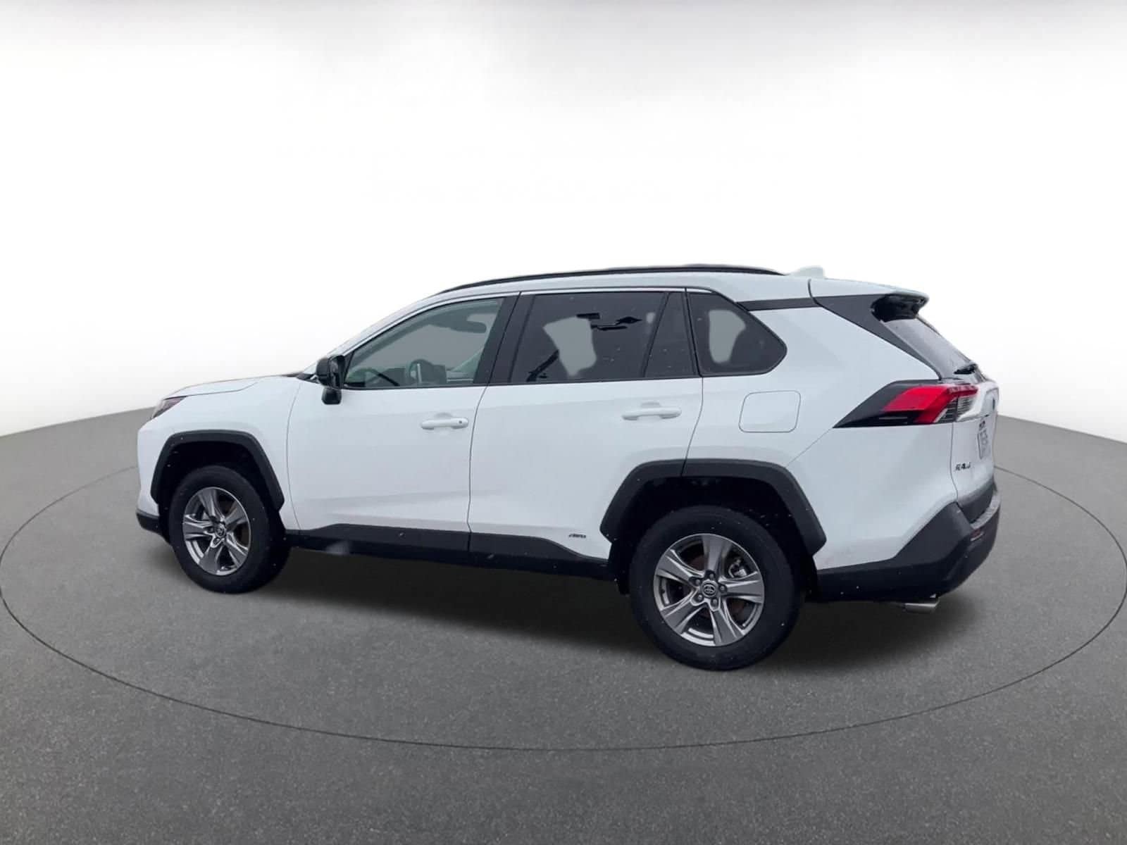 Thumbnail: 2025 Toyota RAV4 - 10