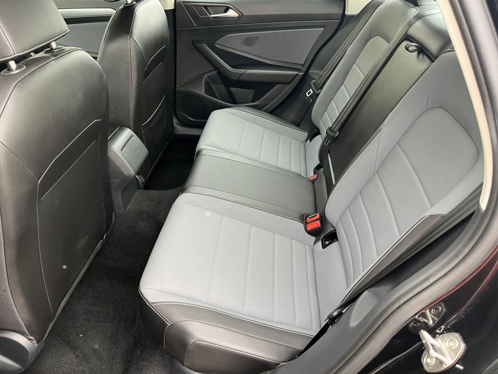 Thumbnail: 2025 Volkswagen Jetta - 22