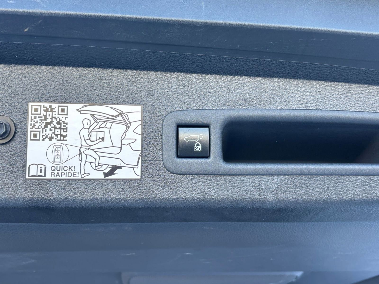 Thumbnail: 2024 Toyota Sienna - 21