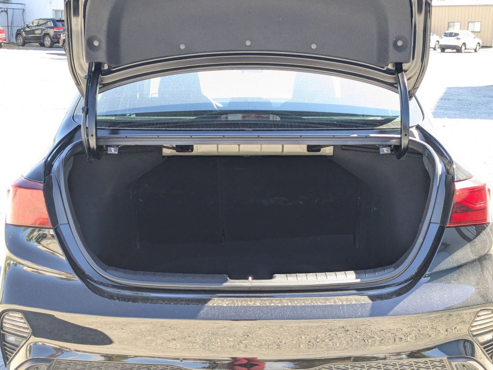 Thumbnail: 2024 Kia Forte - 10