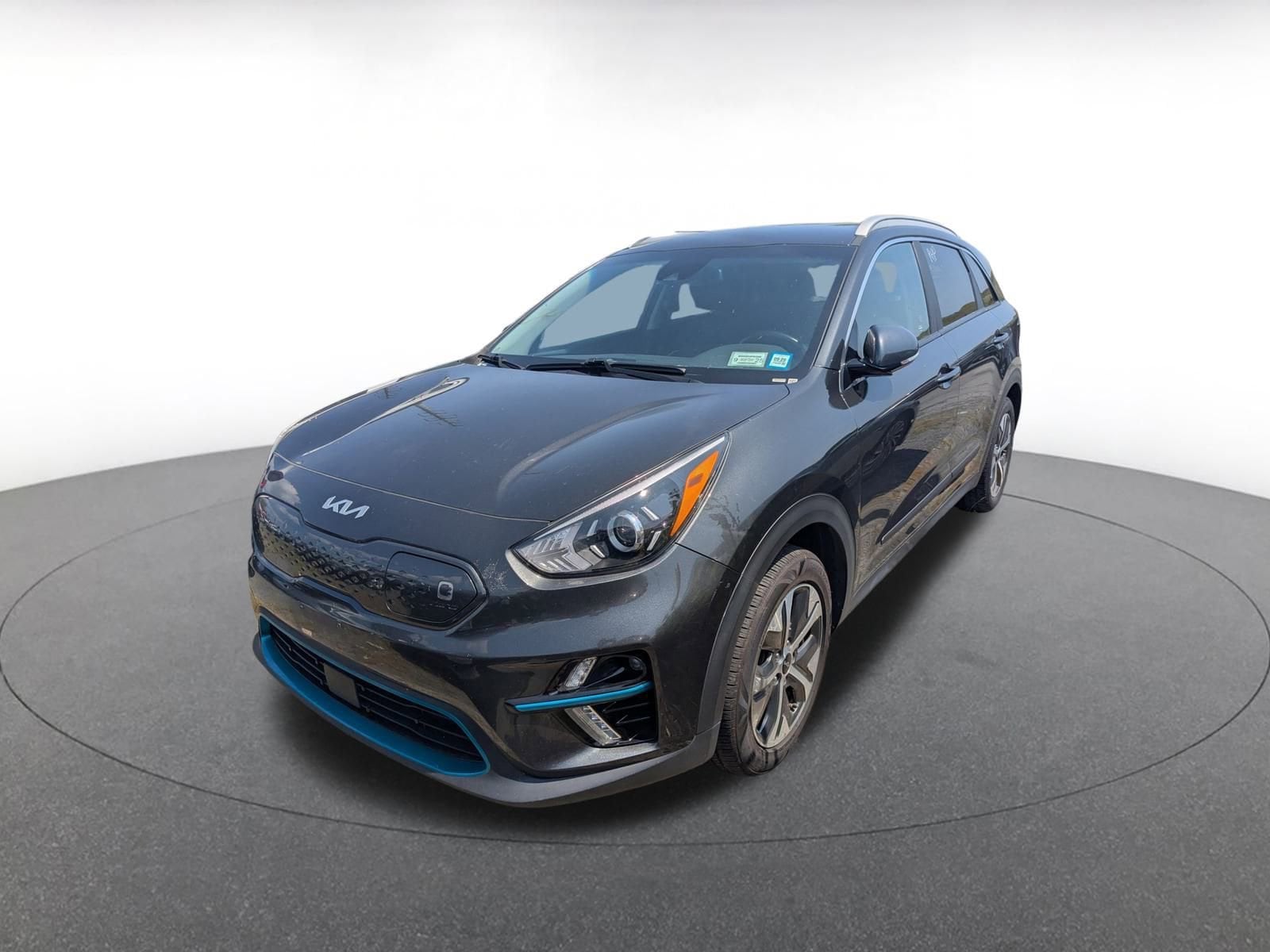 Thumbnail: 2022 Kia Niro - 3