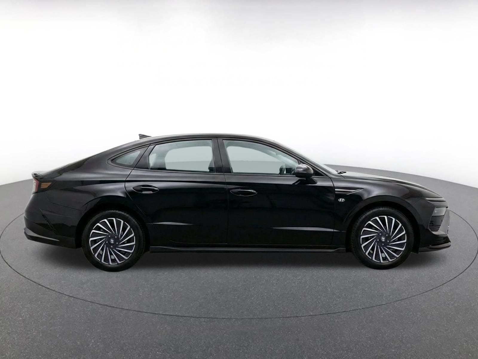 Thumbnail: 2025 Hyundai Sonata - 10