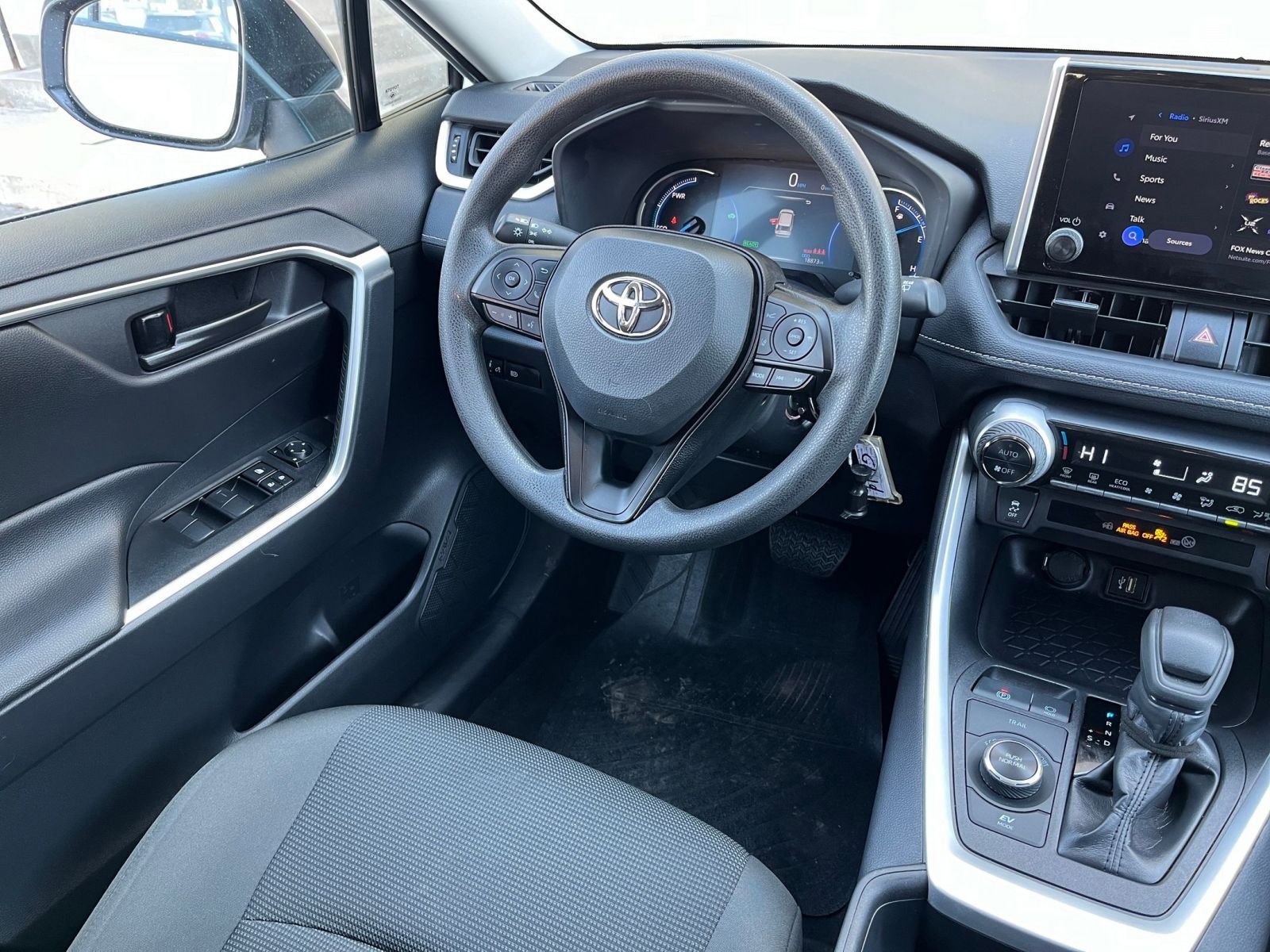 Thumbnail: 2025 Toyota RAV4 - 31