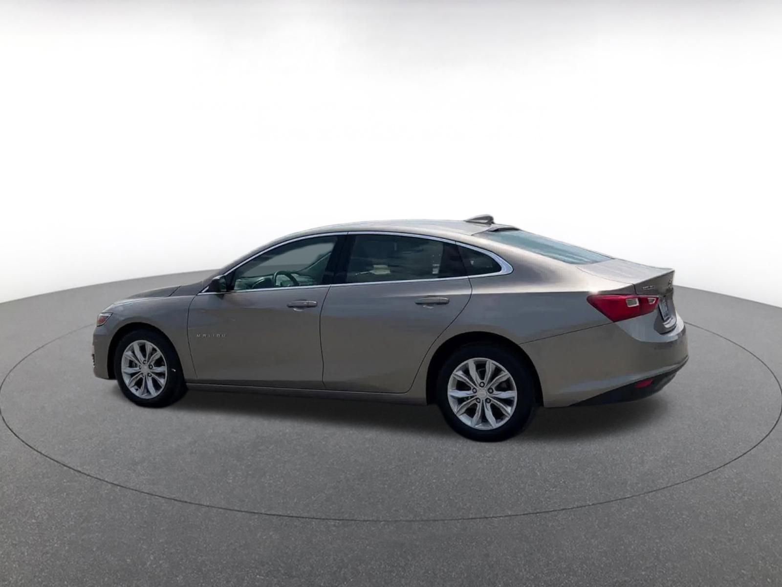 Thumbnail: 2024 Chevrolet Malibu - 10