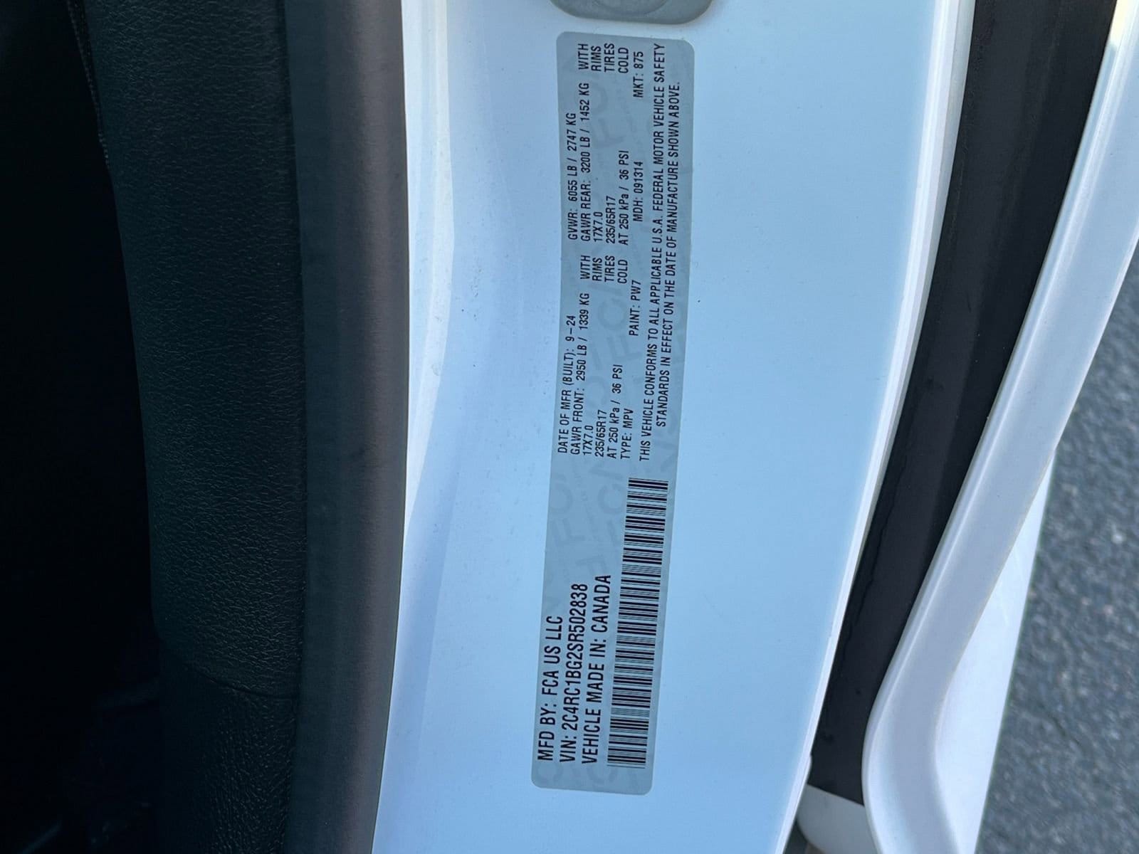 Thumbnail: 2025 Chrysler Pacifica - 27