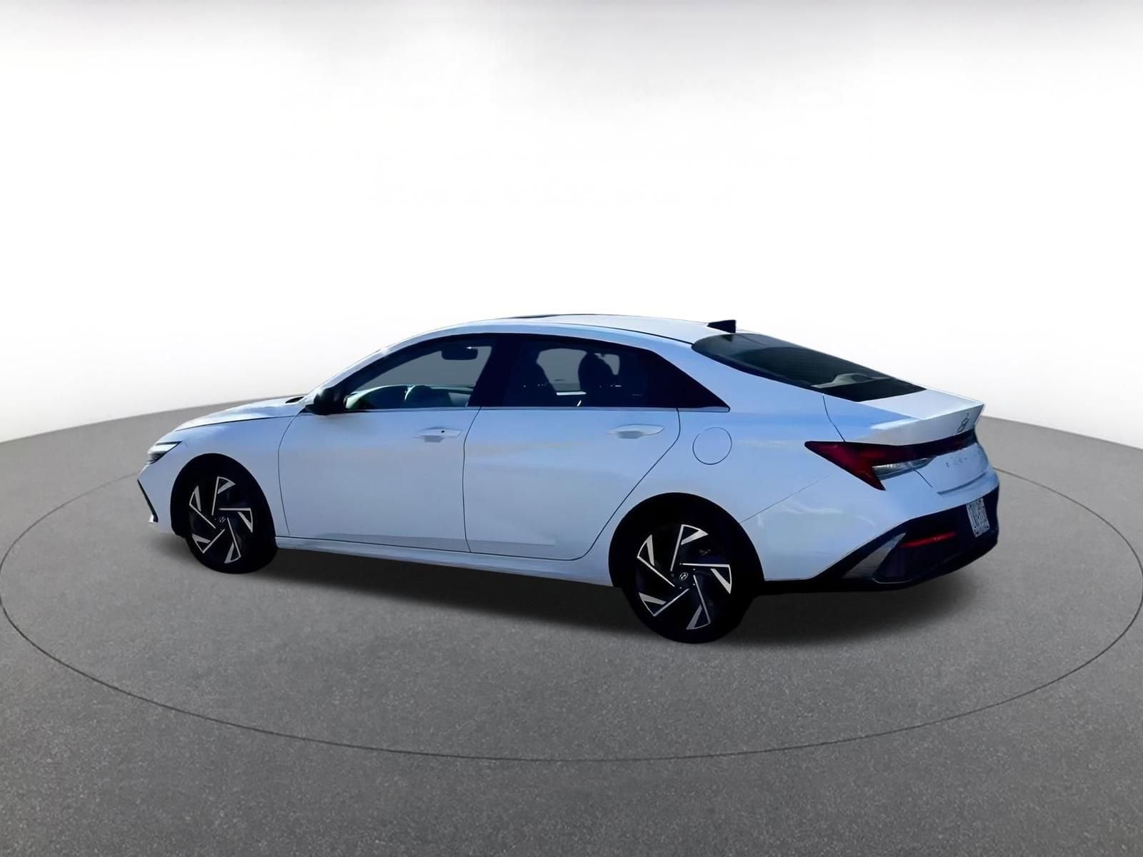 Thumbnail: 2025 Hyundai Elantra - 10