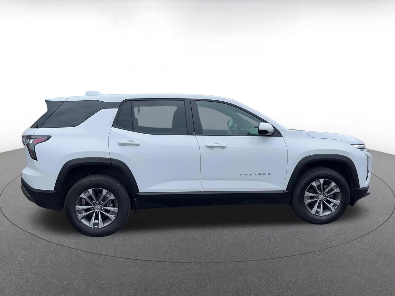 Thumbnail: 2025 Chevrolet Equinox - 16