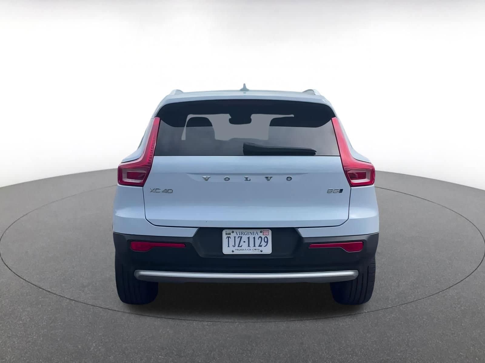 Thumbnail: 2024 Volvo XC40 - 12