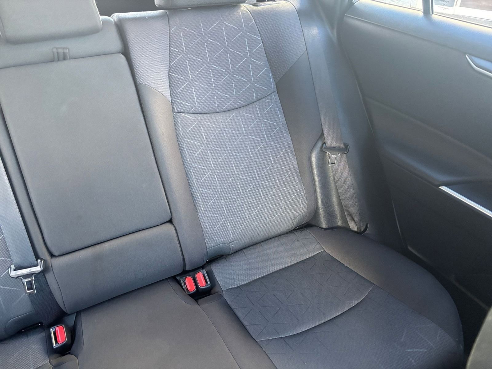 Thumbnail: 2025 Toyota RAV4 - 33