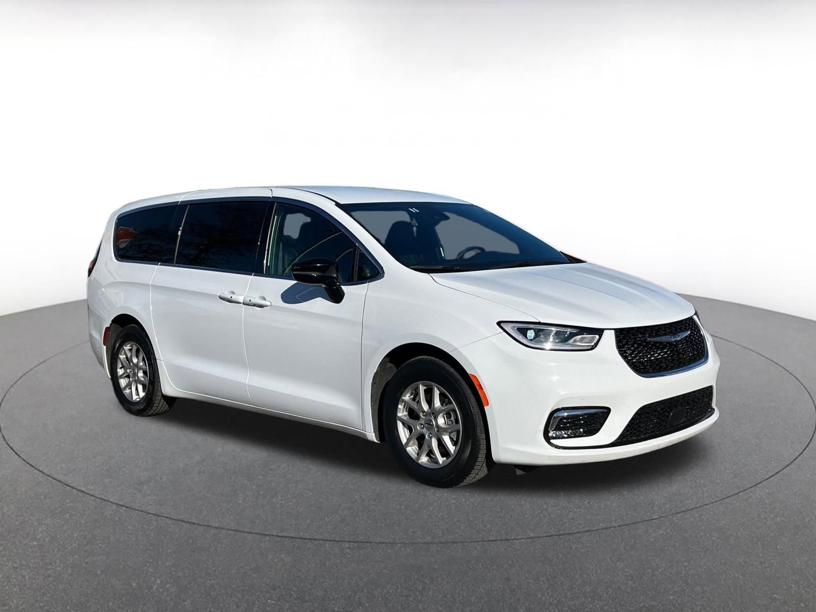 Thumbnail: 2025 Chrysler Pacifica - 1